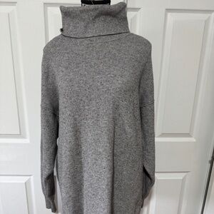 Free People Turtleneck Gray Sweatshirt Small but oversized